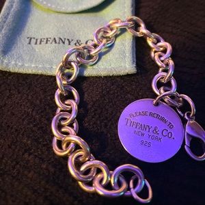 Return to Tiffany and co bracelet. Covid free
